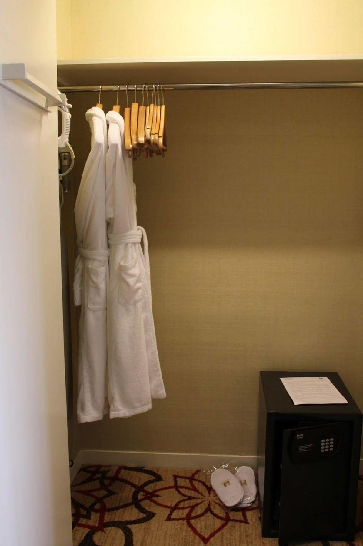 Hotel The Excelsior, 4*